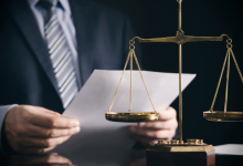 Dr. Jonatas Lucena esclarece que o uso de aplicativos espiões sem consentimento configura crime cibernético.