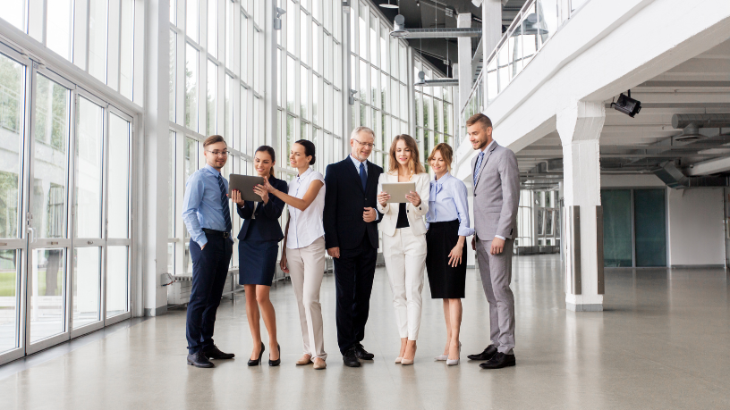 Segundo Alfredo Moreira Filho, quando a gestão pratica empatia, o ambiente corporativo evolui para um ecossistema de colaboração genuína e resultados compartilhados.