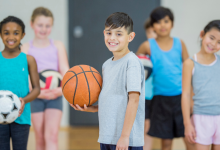 A prática esportiva na educação, segundo Luciano Colicchio Fernandes, pode transformar o desempenho escolar e o engajamento dos alunos.